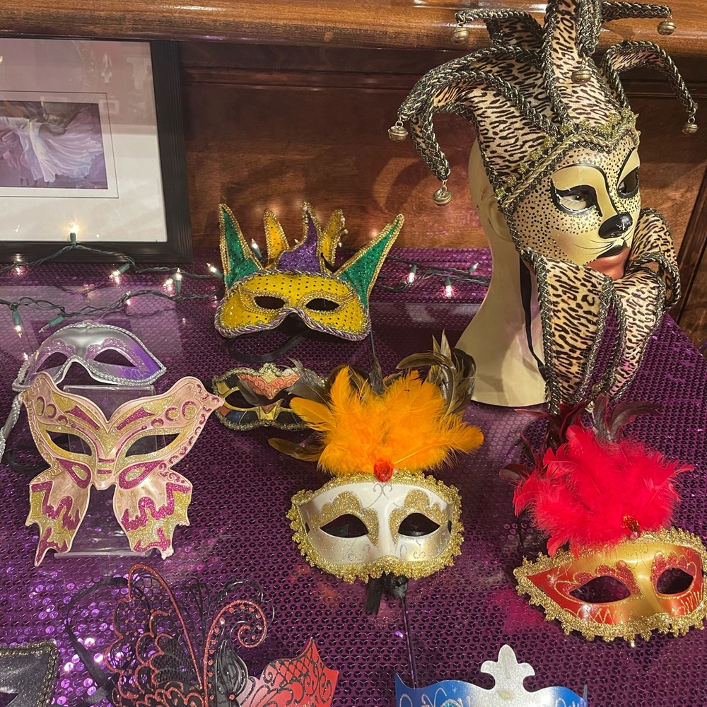 Designer Mask - Picture 3 of 7